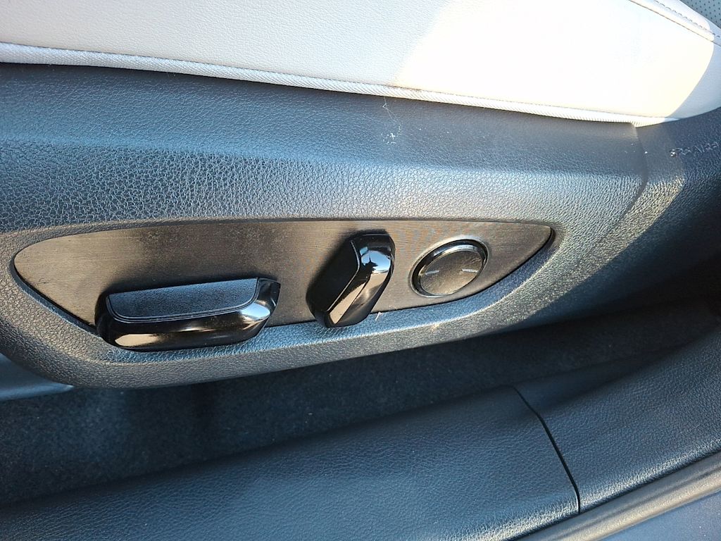 Thumbnail: 2023 Lexus RX - 17