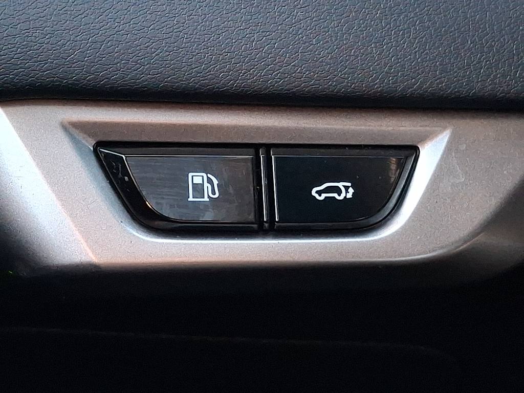 Thumbnail: 2023 Lexus RX - 27