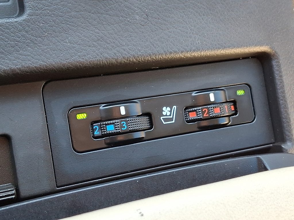 Thumbnail: 2010 Lexus RX - 23