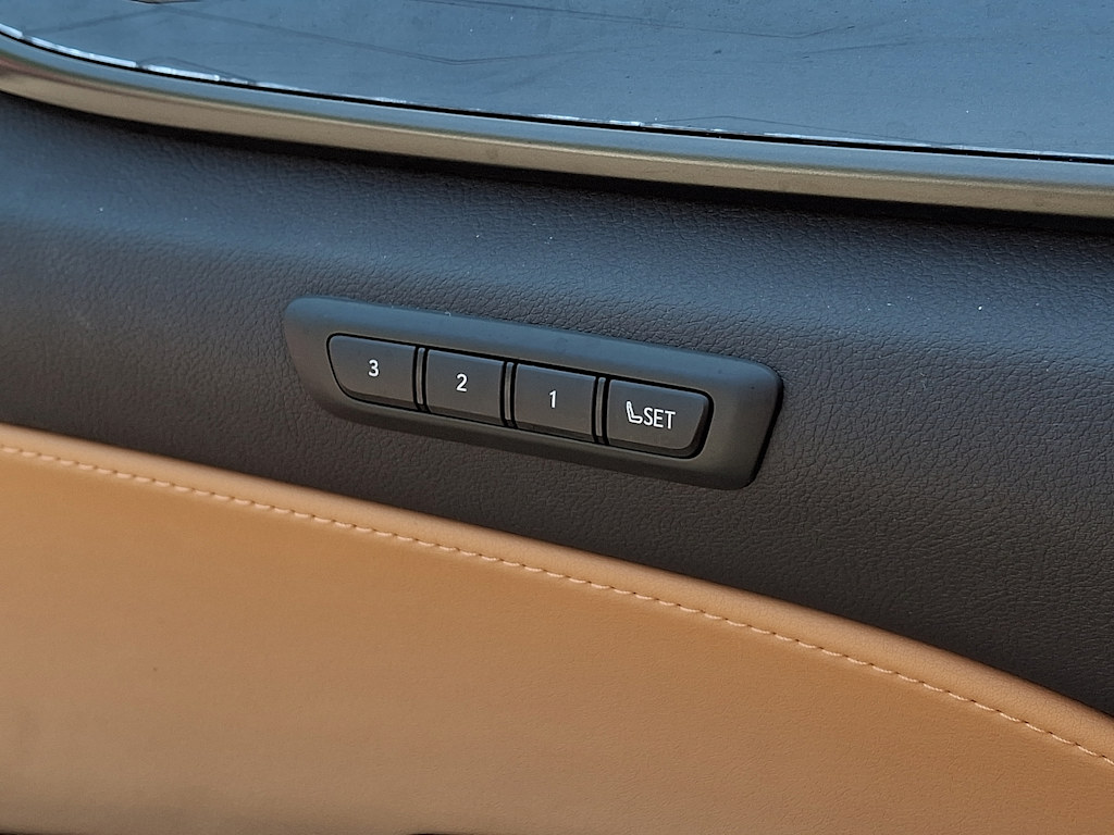 Thumbnail: 2024 Lexus ES - 27