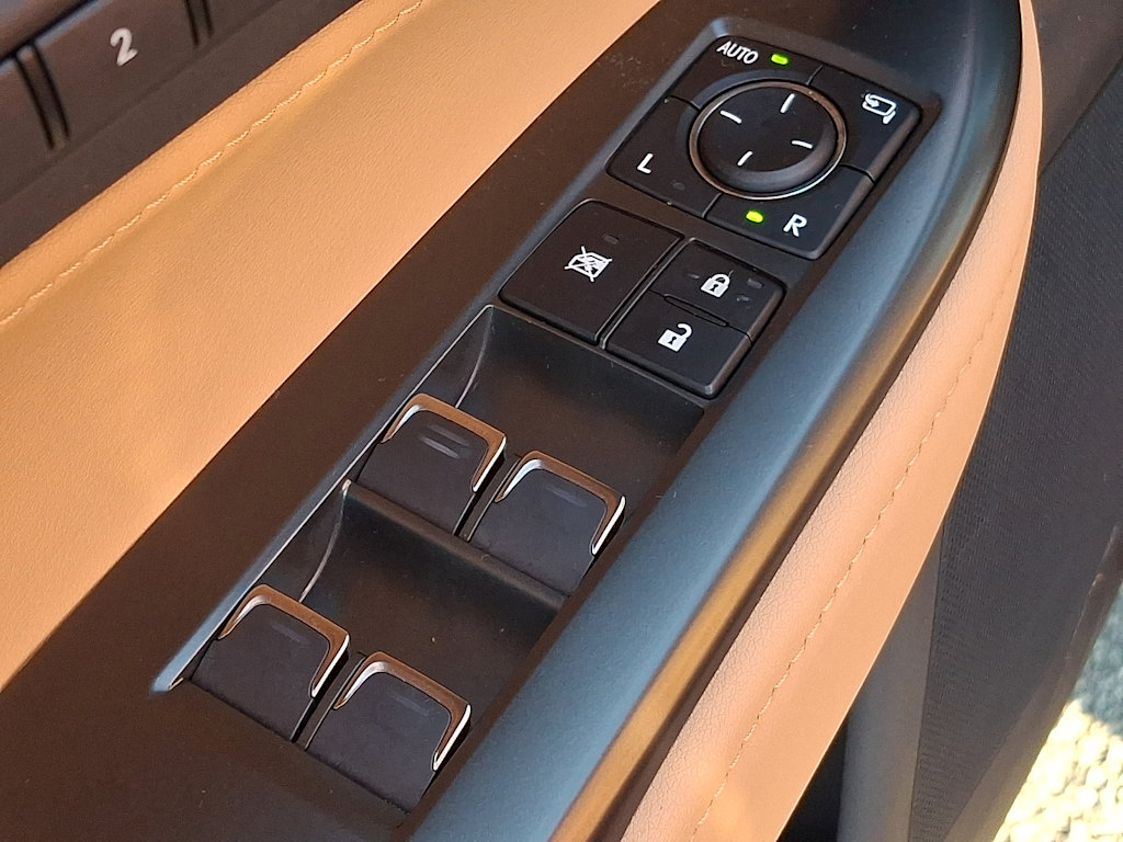 Thumbnail: 2025 Lexus ES - 26