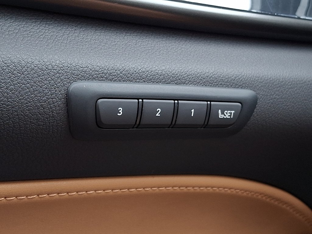 Thumbnail: 2024 Lexus ES - 28