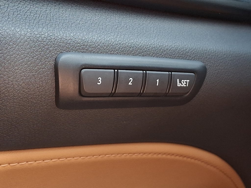 Thumbnail: 2024 Lexus ES - 26