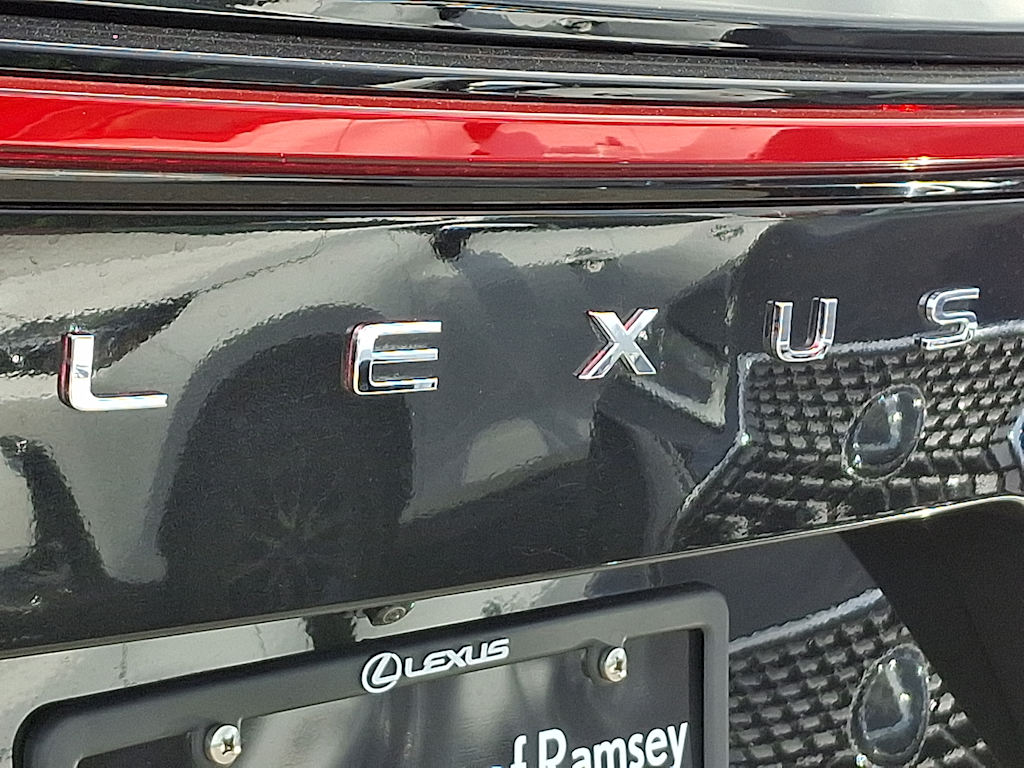 Thumbnail: 2024 Lexus ES - 29