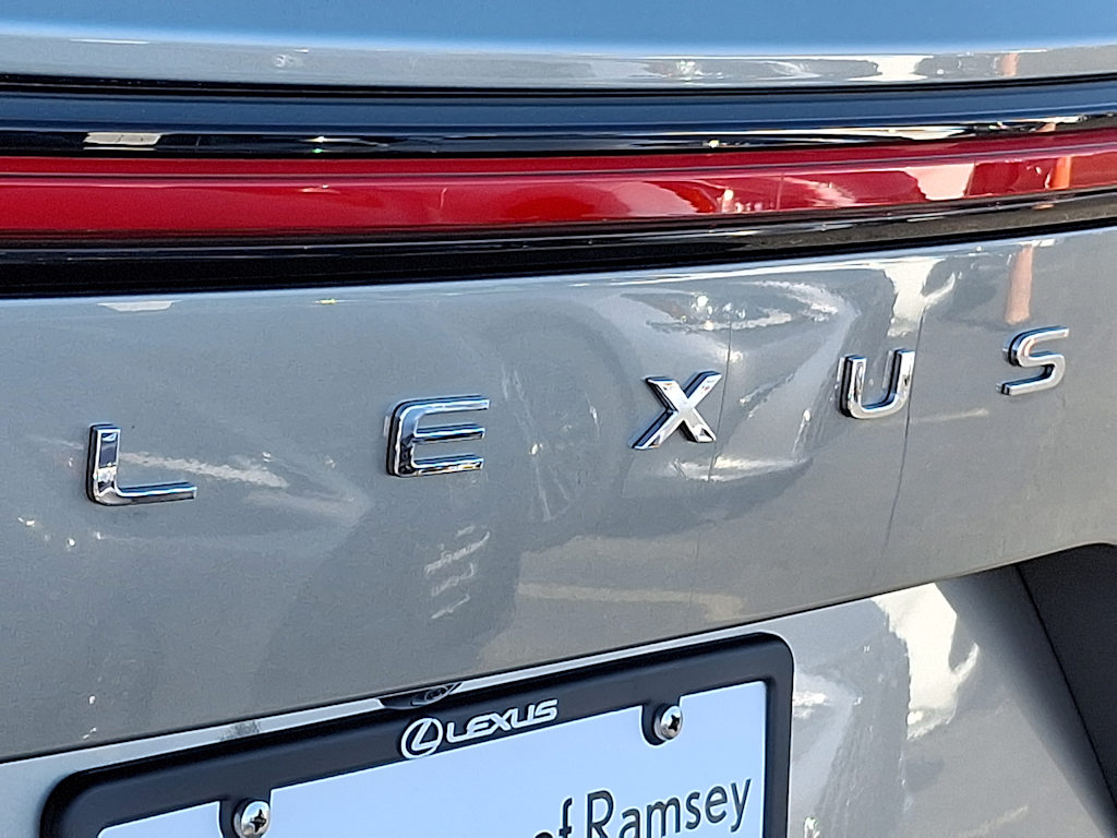 Thumbnail: 2024 Lexus ES - 29