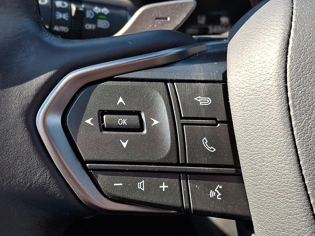 Thumbnail: 2024 Lexus ES - 21