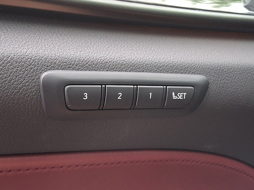 Thumbnail: 2026 Lexus ES - 25