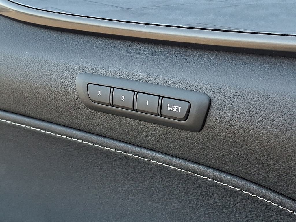 Thumbnail: 2024 Lexus ES - 25