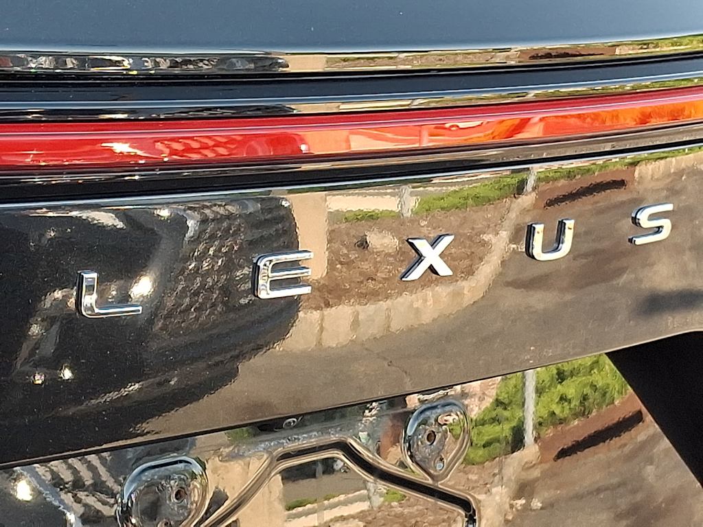 Thumbnail: 2024 Lexus ES - 30