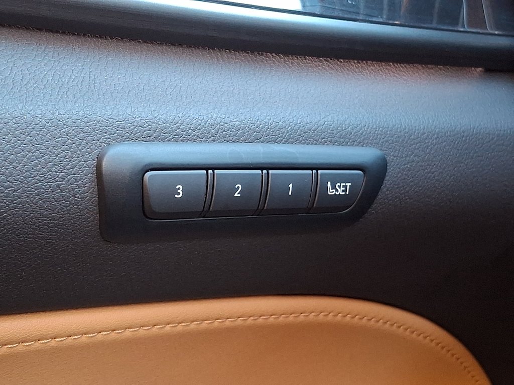 Thumbnail: 2025 Lexus ES - 27