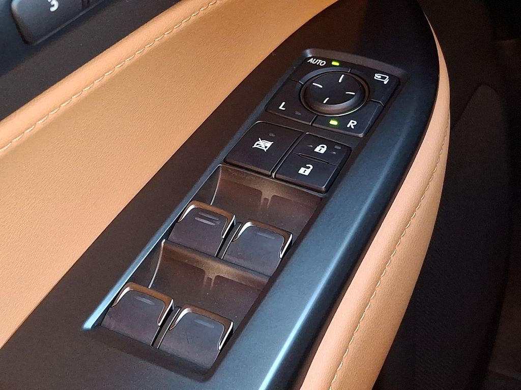 Thumbnail: 2025 Lexus ES - 28