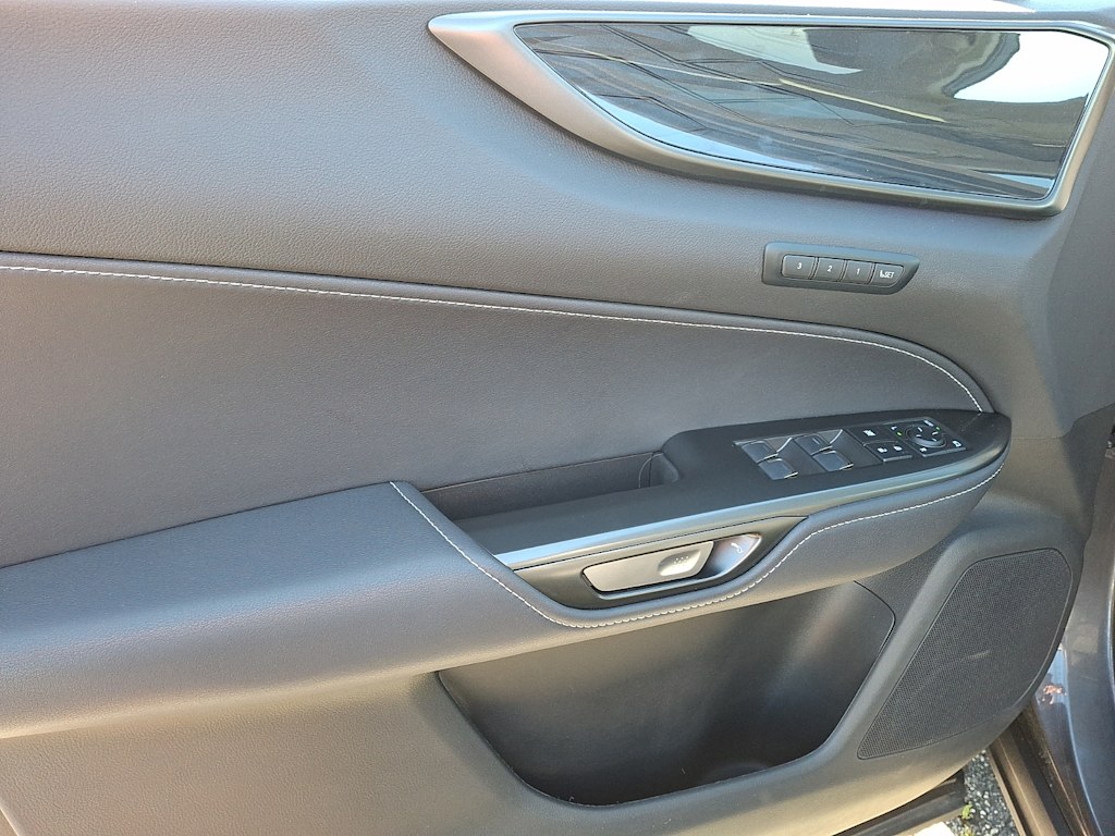 Thumbnail: 2026 Lexus ES - 17
