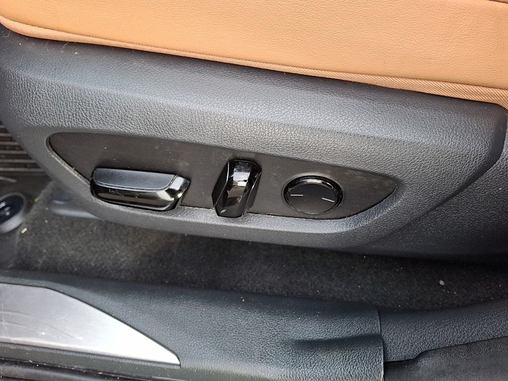 Thumbnail: 2024 Lexus ES - 17