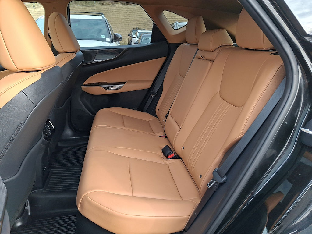 Thumbnail: 2024 Lexus ES - 8