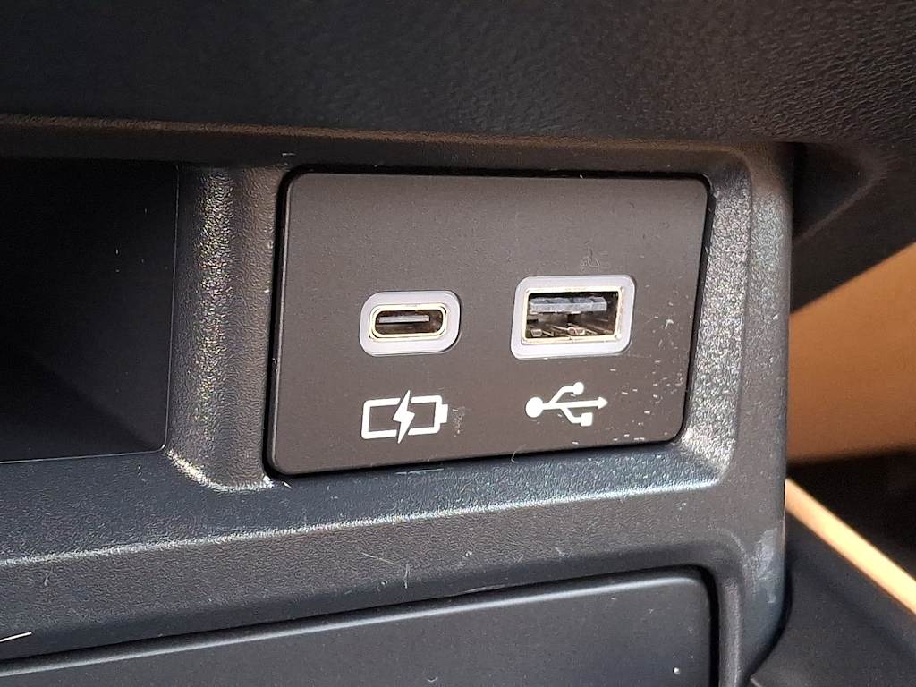 Thumbnail: 2024 Lexus ES - 24