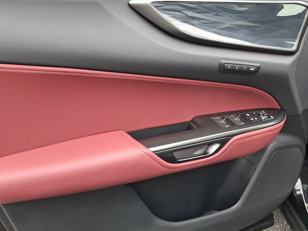 Thumbnail: 2025 Lexus ES - 17