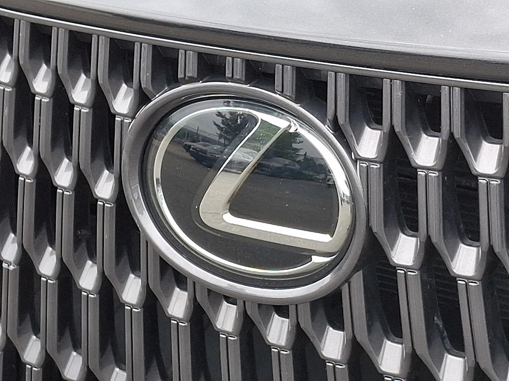 Thumbnail: 2025 Lexus ES - 9
