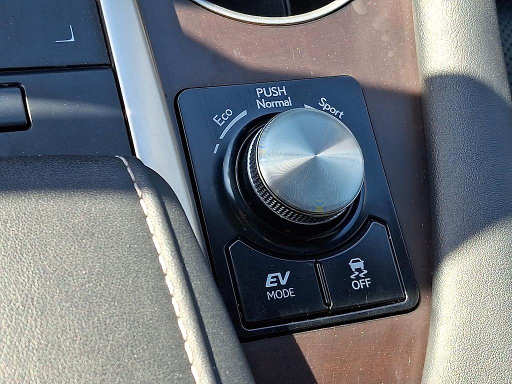 Thumbnail: 2021 Lexus RX - 26