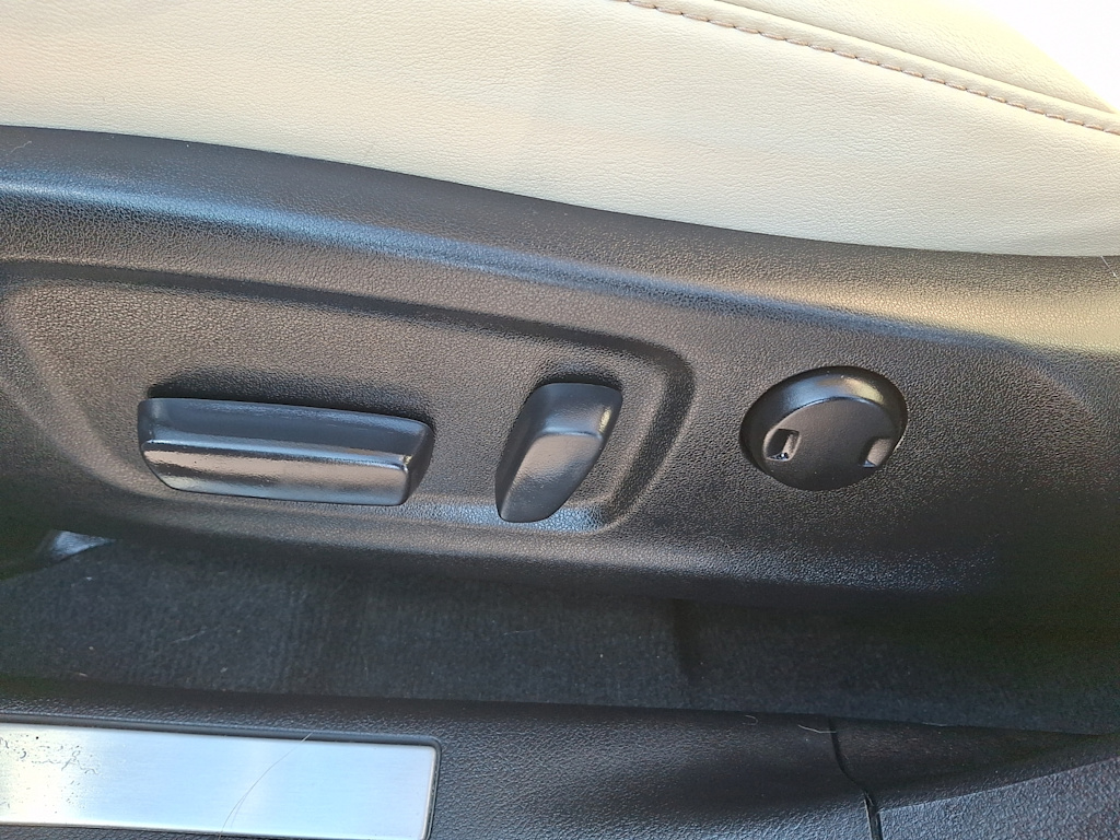 Thumbnail: 2021 Lexus RX - 17