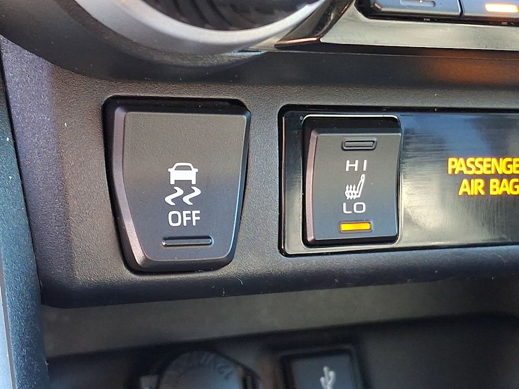 Thumbnail: 2021 Toyota RAV4 - 26