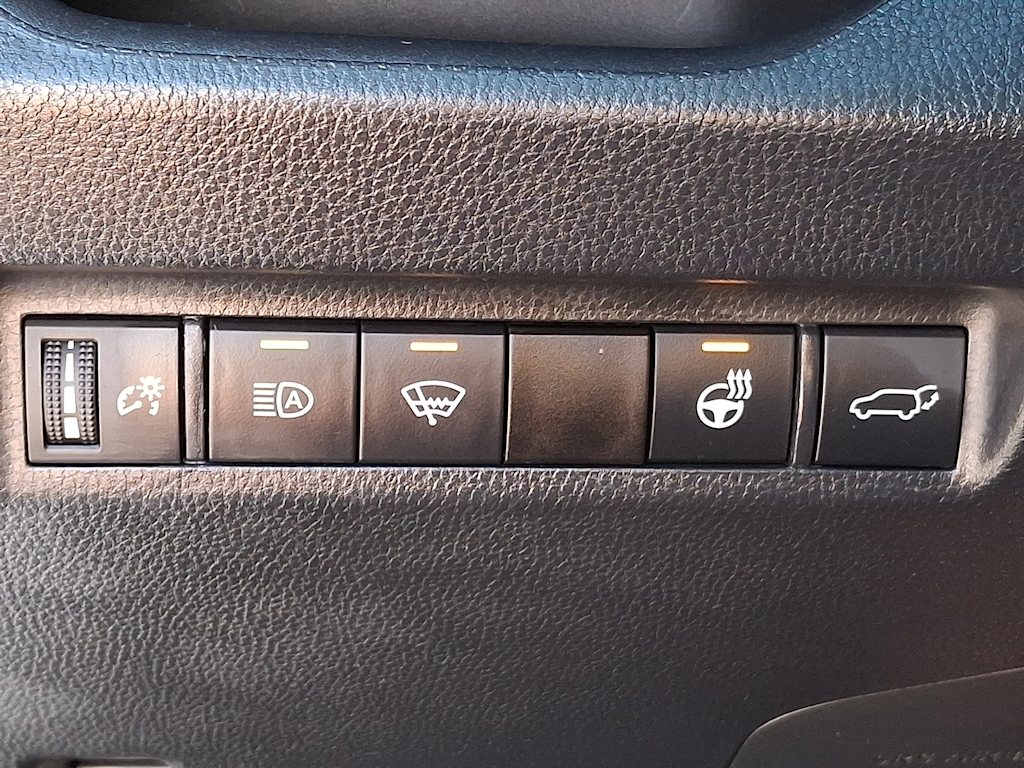 Thumbnail: 2021 Toyota RAV4 - 28