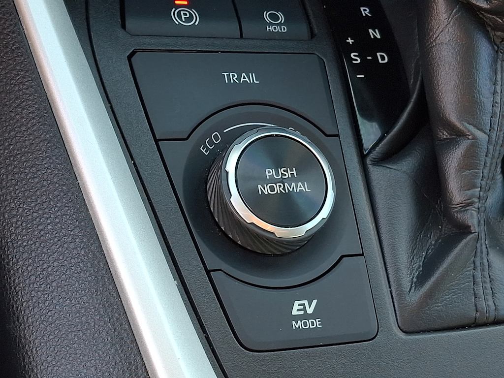 Thumbnail: 2021 Toyota RAV4 - 24