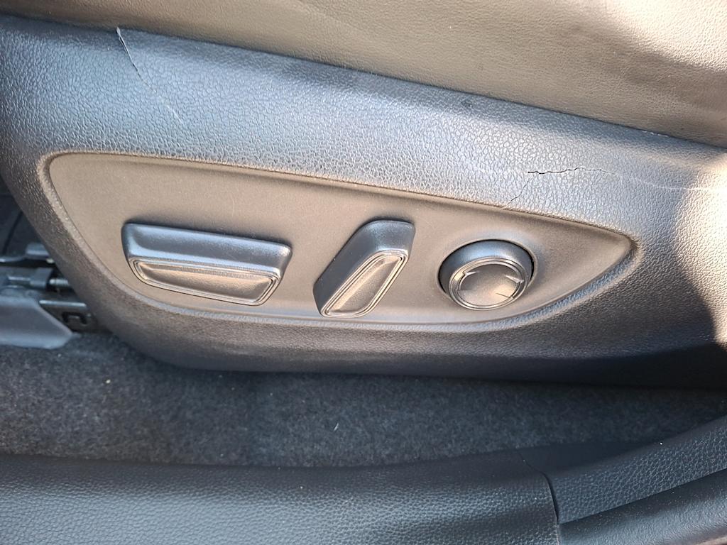 Thumbnail: 2021 Toyota RAV4 - 18