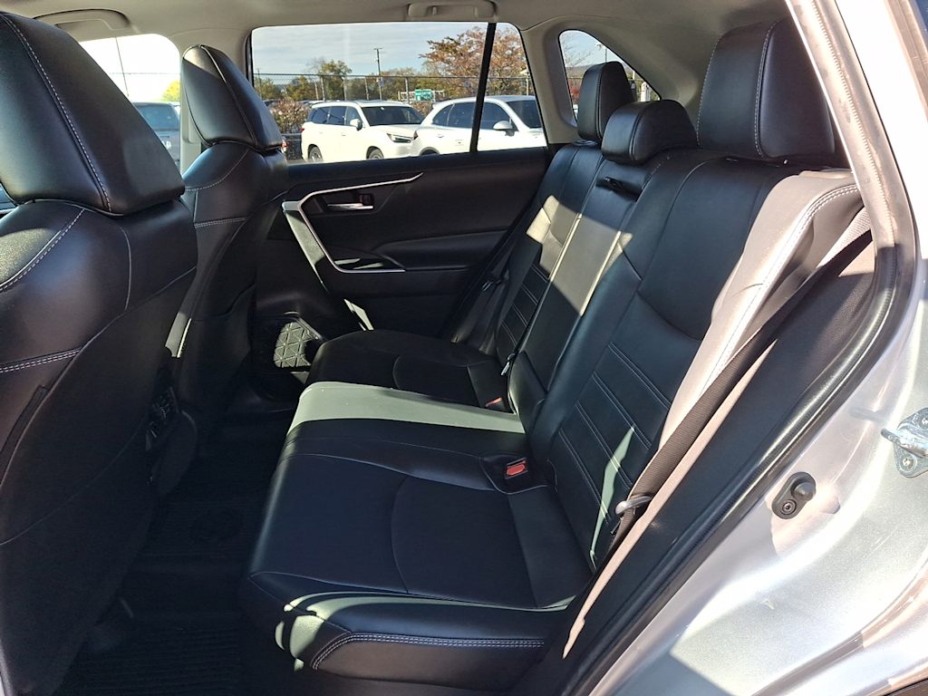 Thumbnail: 2021 Toyota RAV4 - 8