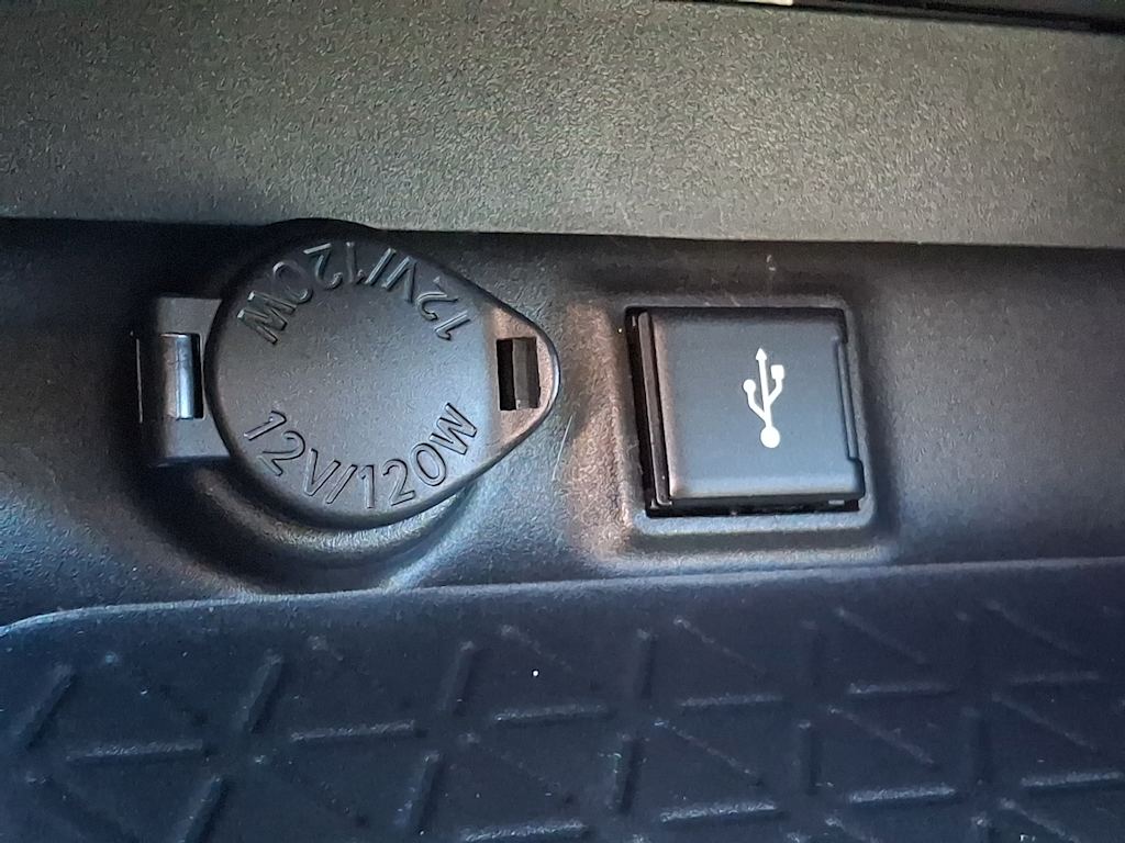 Thumbnail: 2021 Toyota RAV4 - 25