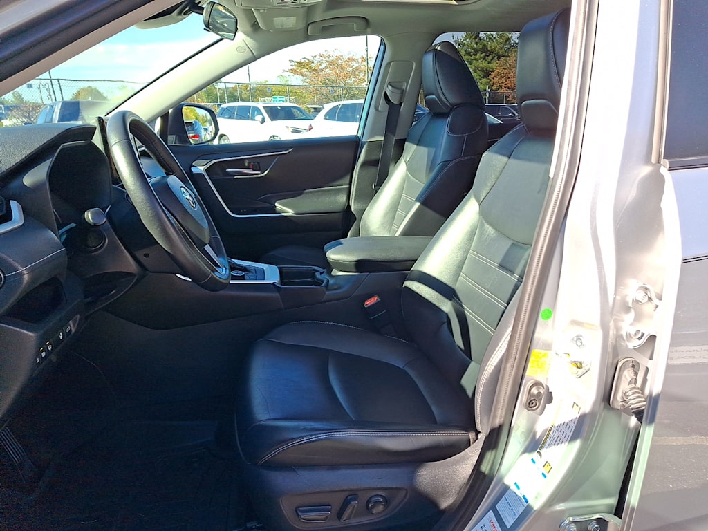 Thumbnail: 2021 Toyota RAV4 - 7