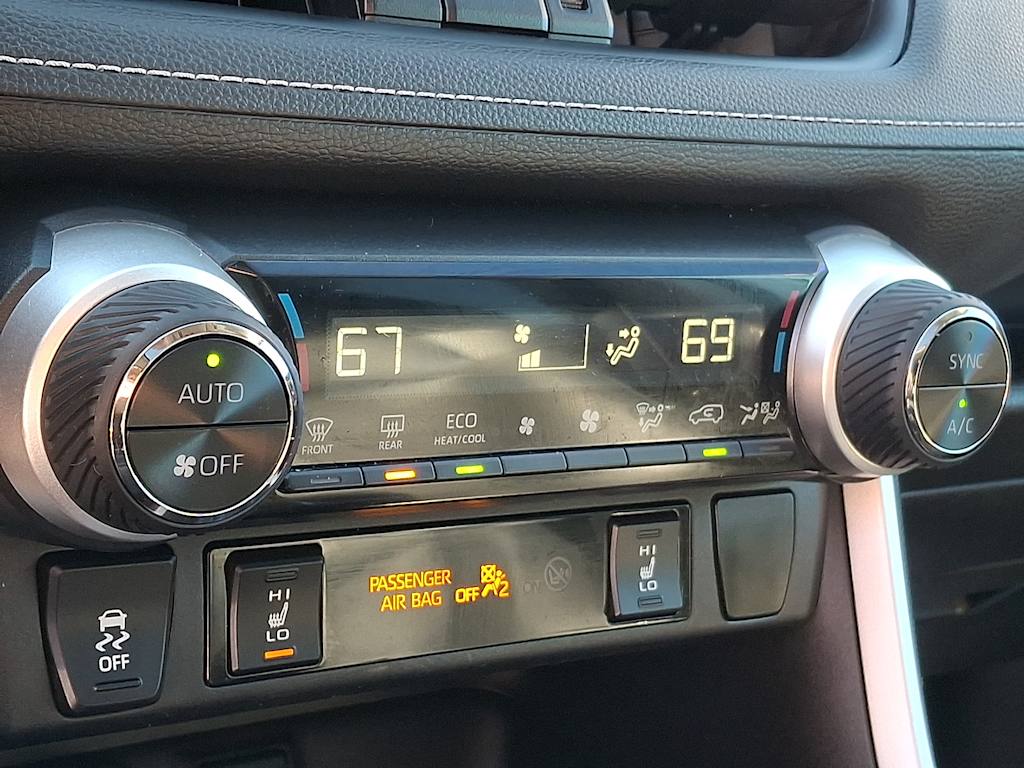 Thumbnail: 2021 Toyota RAV4 - 20