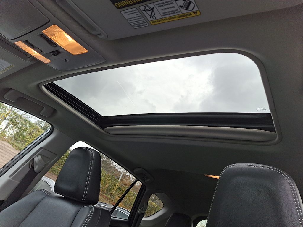 Thumbnail: 2017 Toyota RAV4 - 19