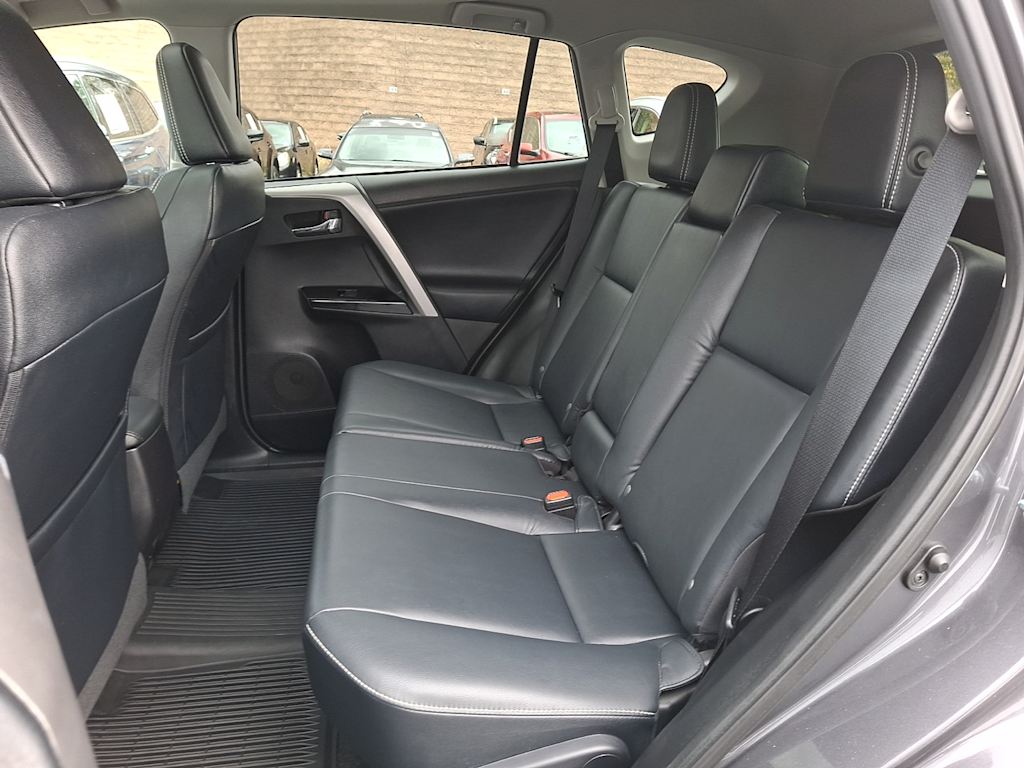 Thumbnail: 2017 Toyota RAV4 - 8