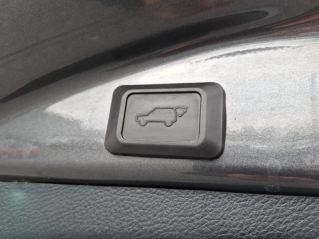 Thumbnail: 2017 Toyota RAV4 - 30