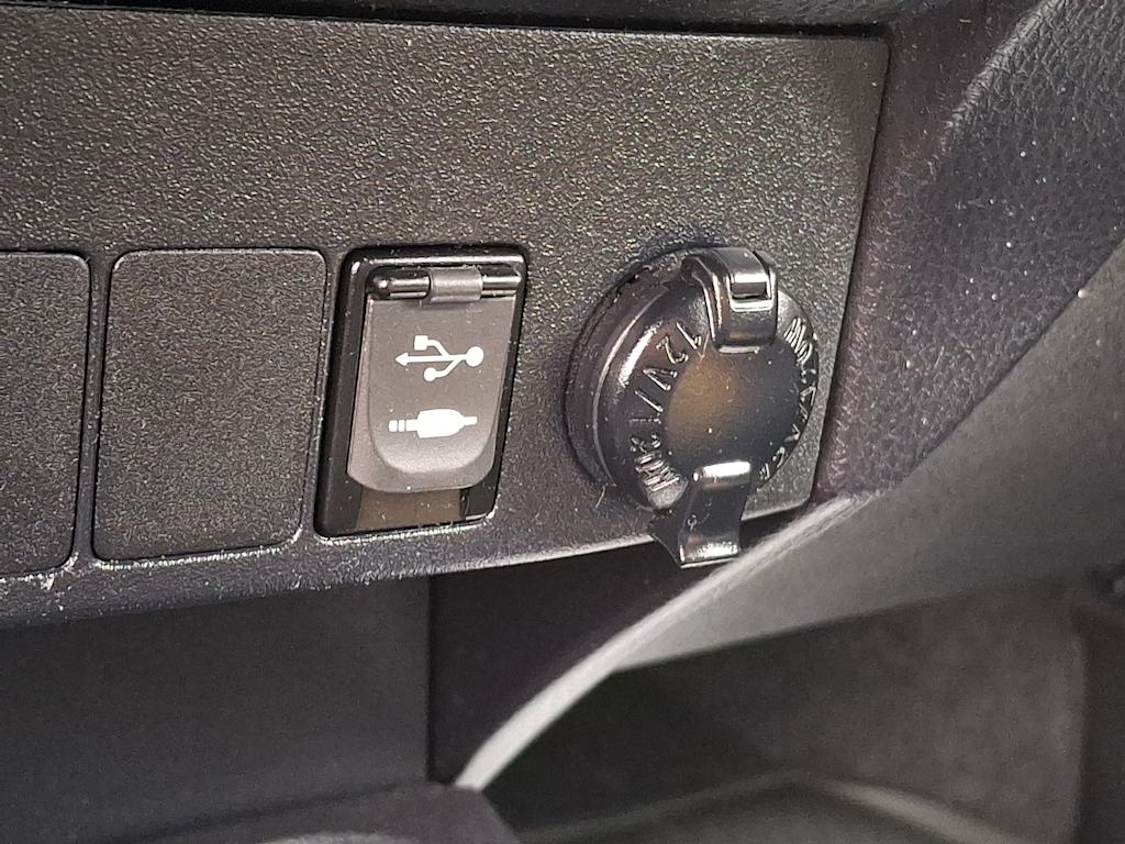 Thumbnail: 2017 Toyota RAV4 - 26