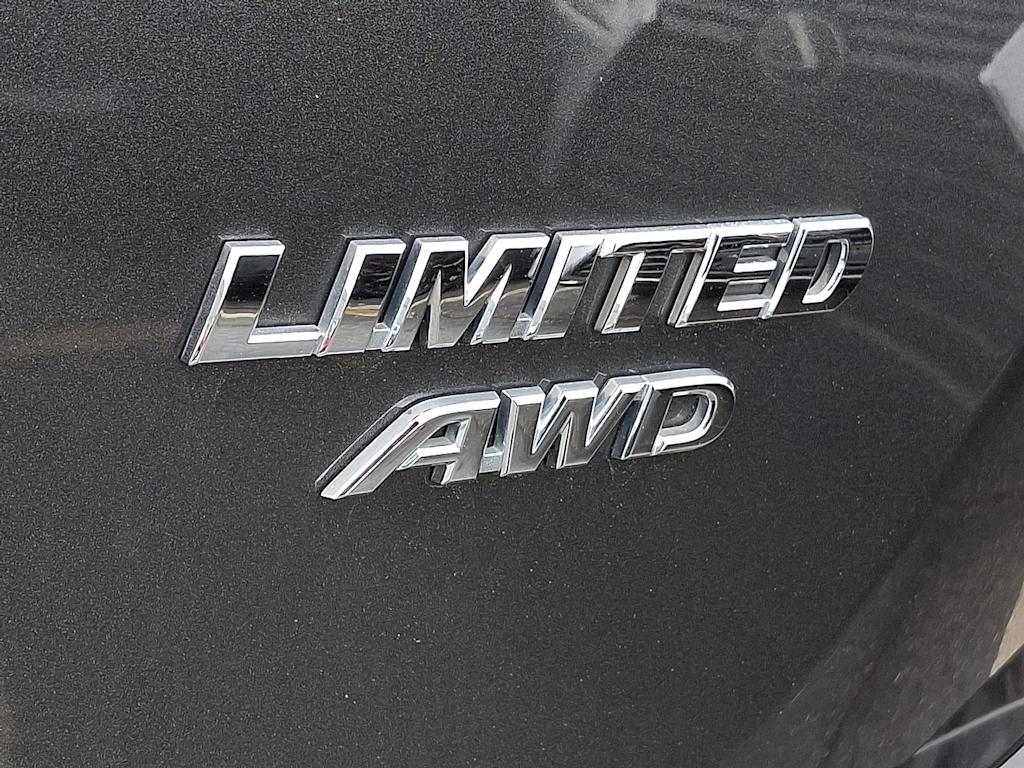 Thumbnail: 2017 Toyota RAV4 - 5