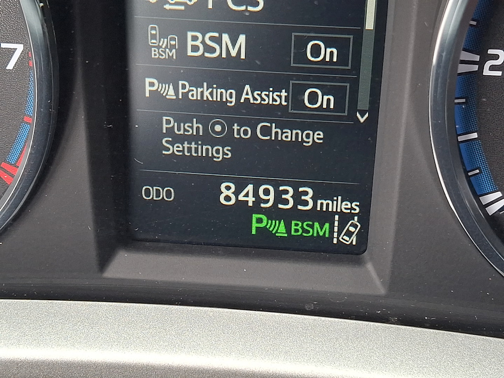 Thumbnail: 2017 Toyota RAV4 - 11