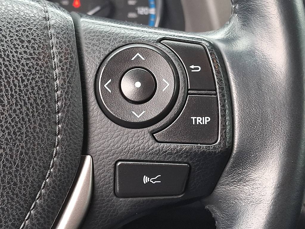 Thumbnail: 2017 Toyota RAV4 - 23