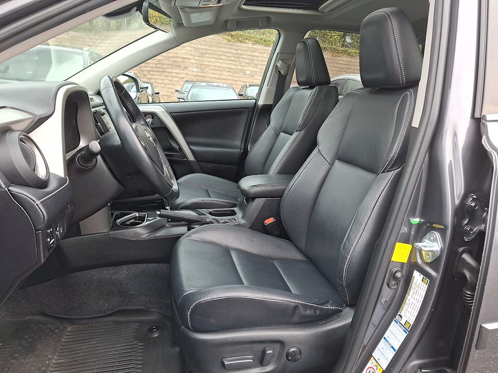 Thumbnail: 2017 Toyota RAV4 - 7