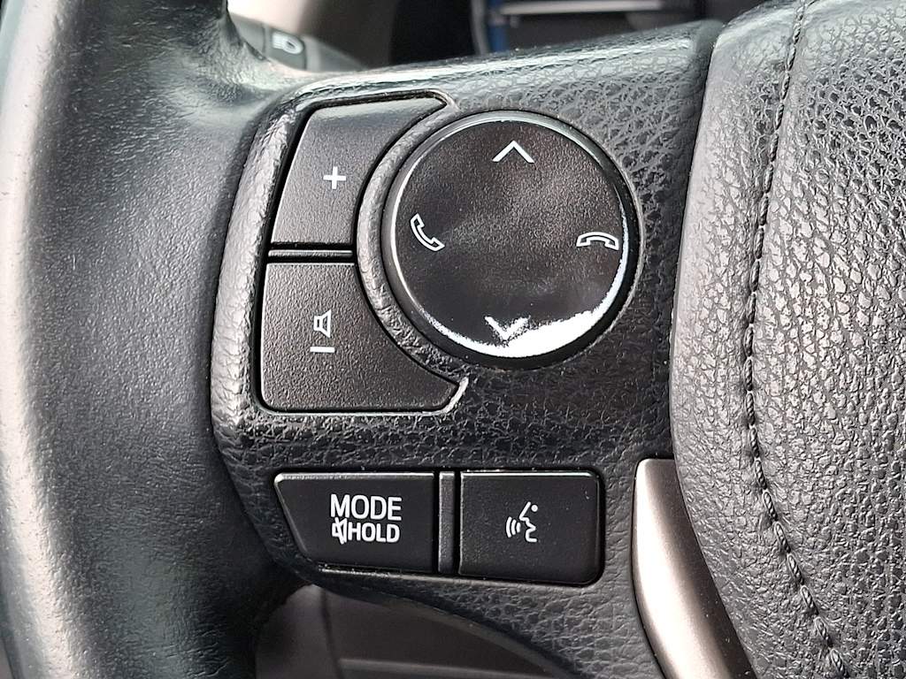 Thumbnail: 2017 Toyota RAV4 - 22