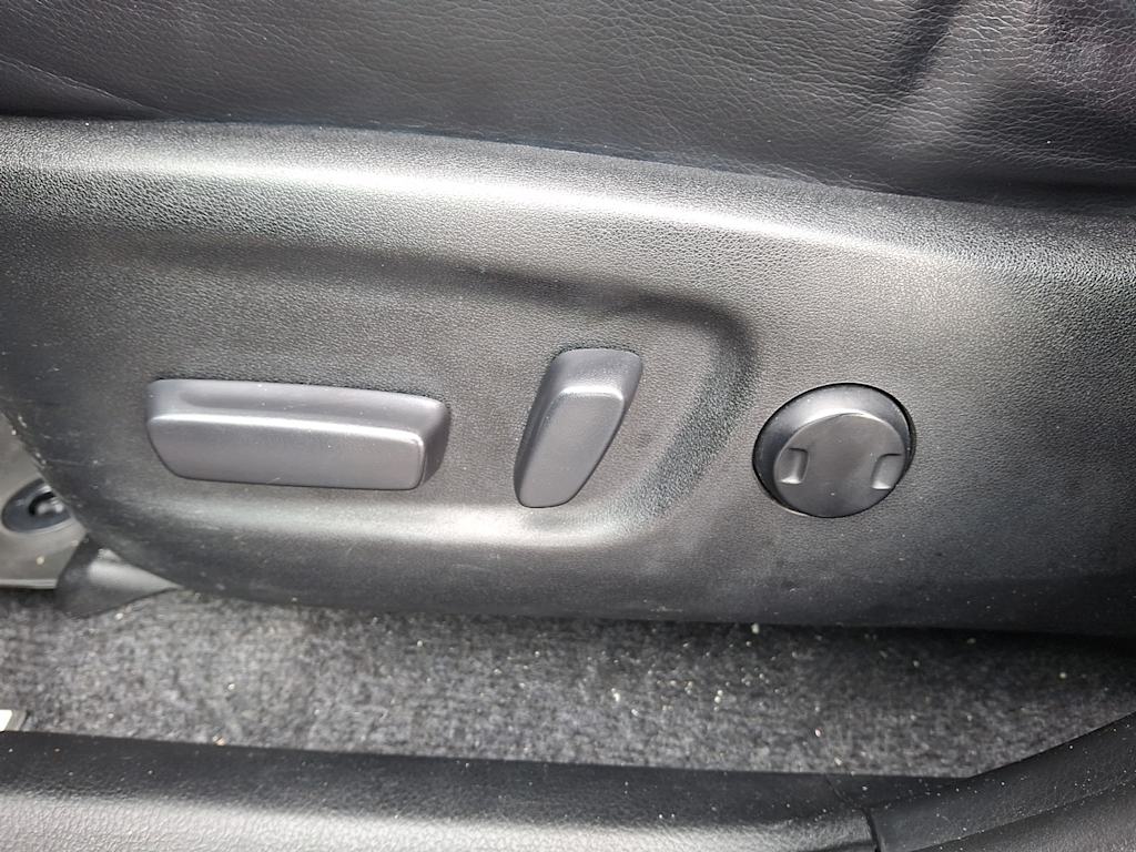 Thumbnail: 2017 Toyota RAV4 - 18