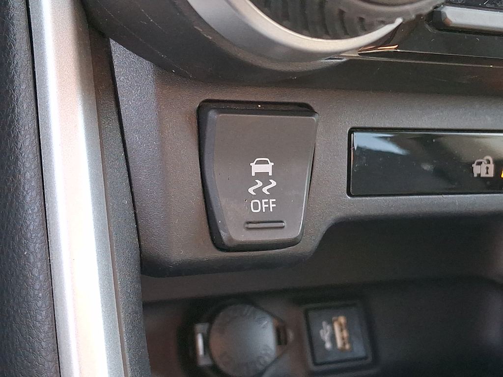 Thumbnail: 2023 Toyota RAV4 - 26