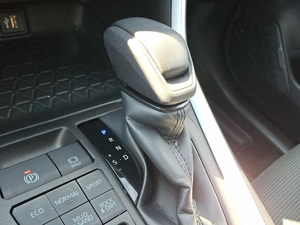 Thumbnail: 2023 Toyota RAV4 - 10