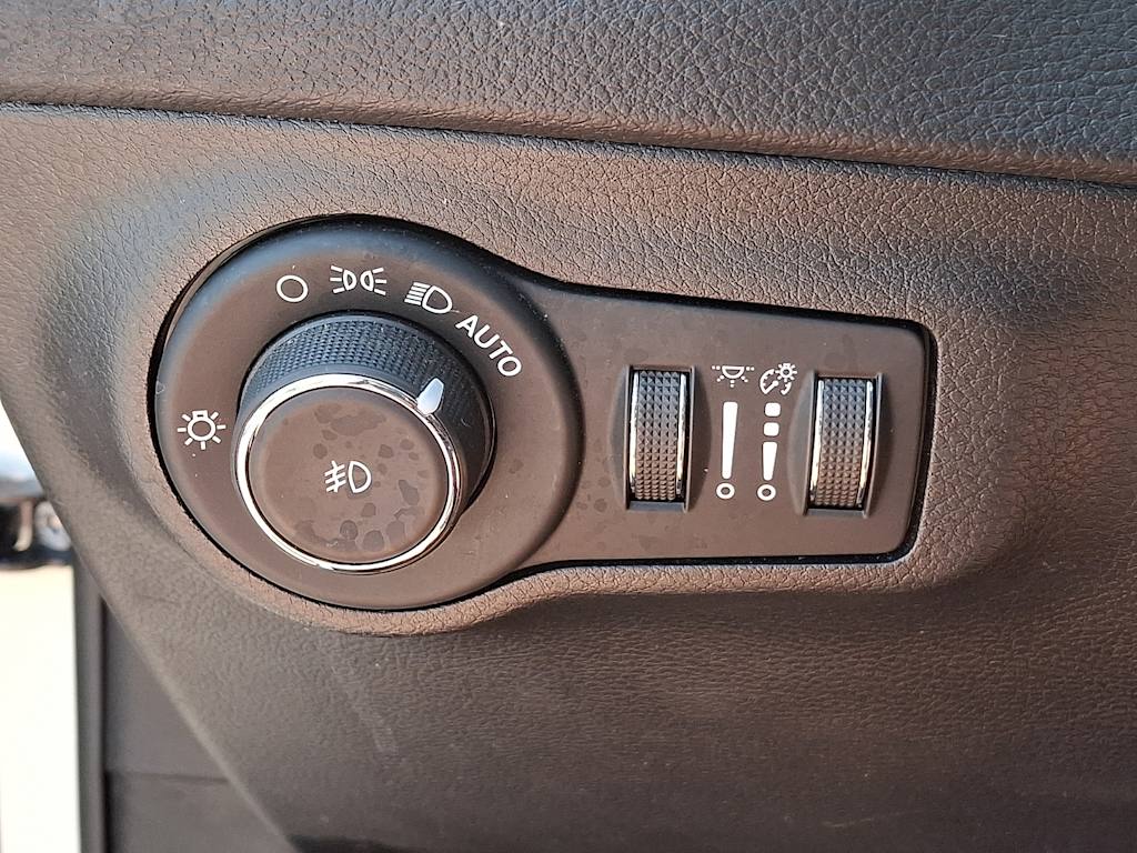 Thumbnail: 2020 Jeep Compass - 26