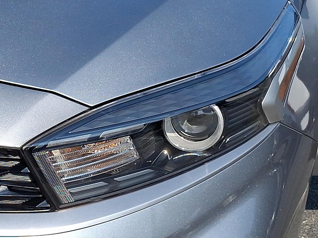 Thumbnail: 2023 Kia Forte - 17