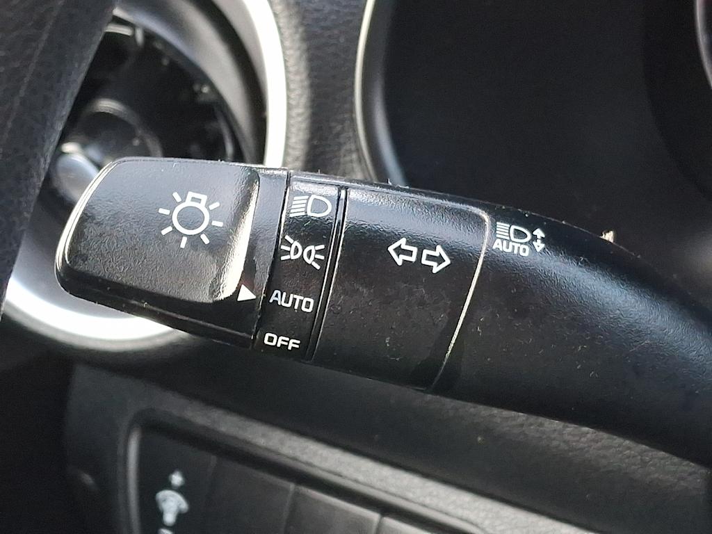 Thumbnail: 2023 Kia Forte - 25