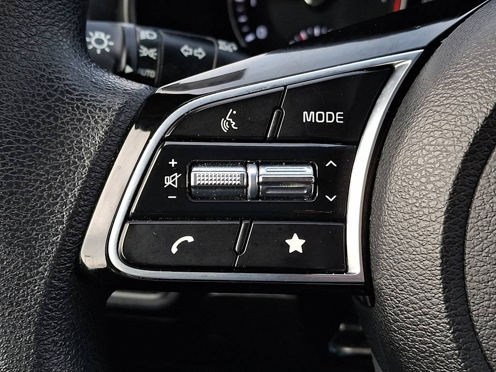 Thumbnail: 2023 Kia Forte - 23