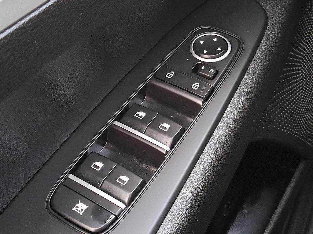 Thumbnail: 2023 Kia Forte - 28