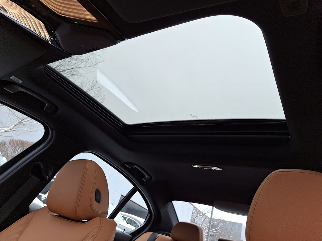 2024 BMW 3 Series 330xi 16