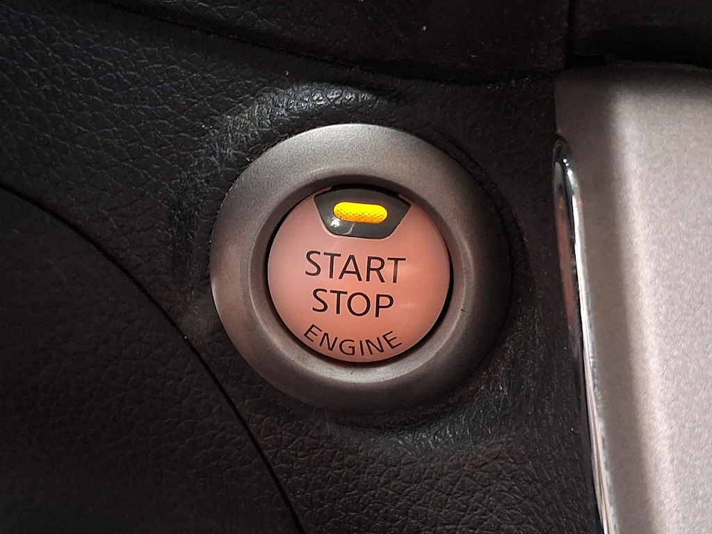 Thumbnail: 2015 Nissan Sentra - 23
